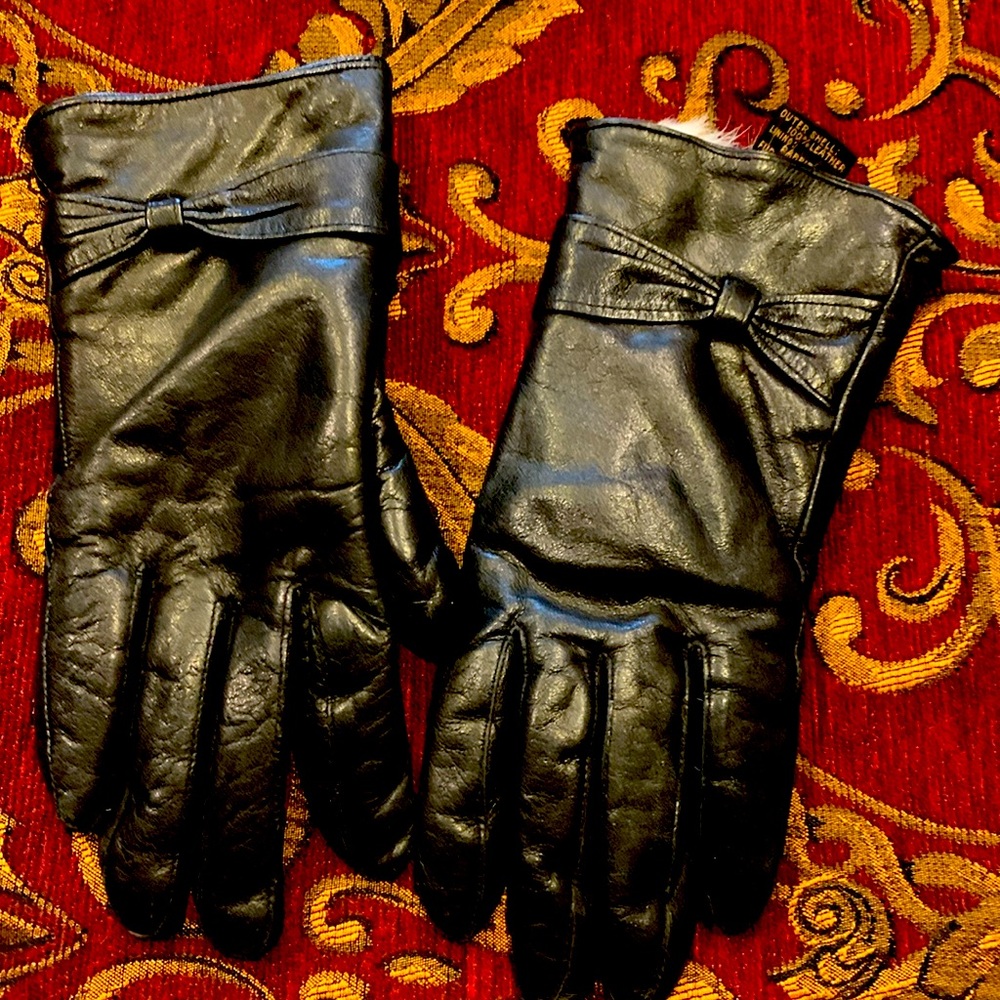 Brynes & Baker Black Leather w Rabbit Fur Glove’s Medium